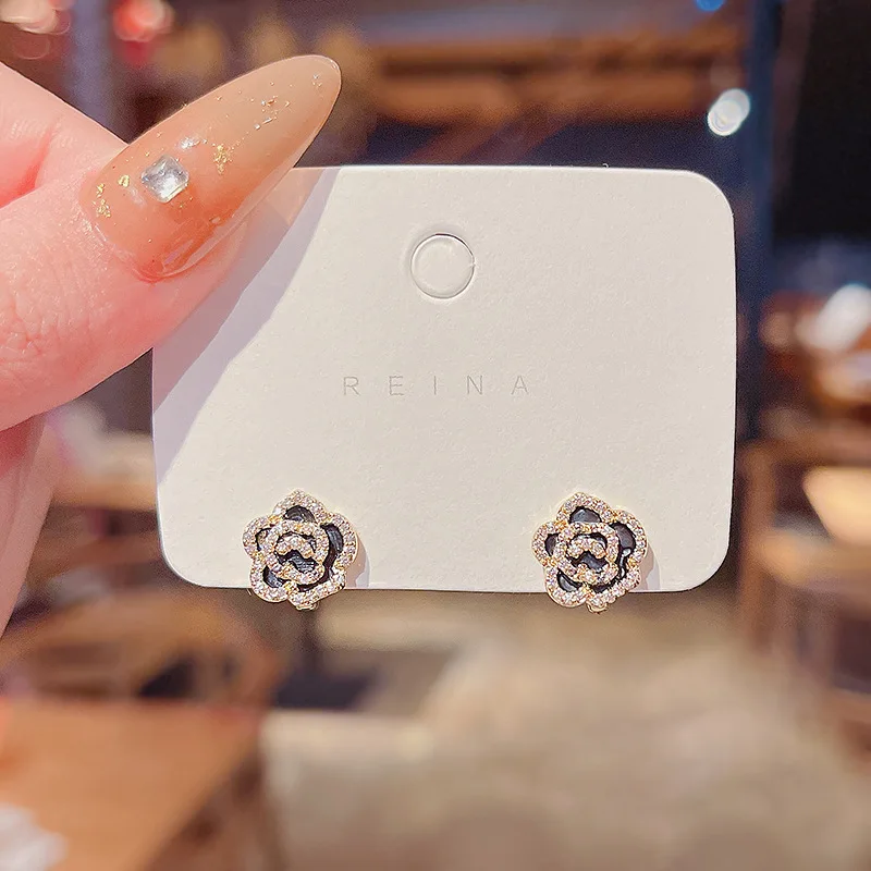 

Silver Needle Korean Version of The New Rose Super Fairy Earrings Female Earrings Fashion Design Geometric Earrings Earrings