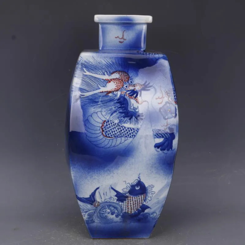 Антикварная керамическая ваза в китайском стиле сине-белая фарфоровая