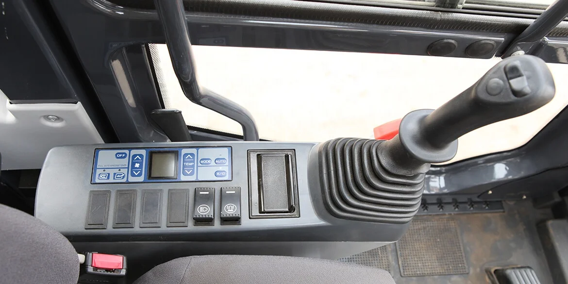 

High quality LIUGONG 925E machinery 25 ton crawler excavator low price in Algeria for sale