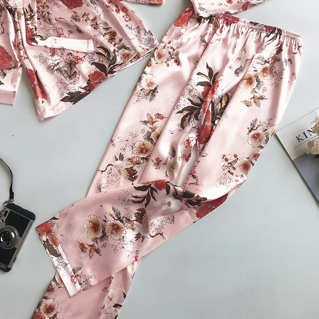 

2021 3PCS Women Pajamas Set Lady Emulation Silk Pyjama Sets Flower Sleepwear Female Leopard Satin Homewear With Removable Padded