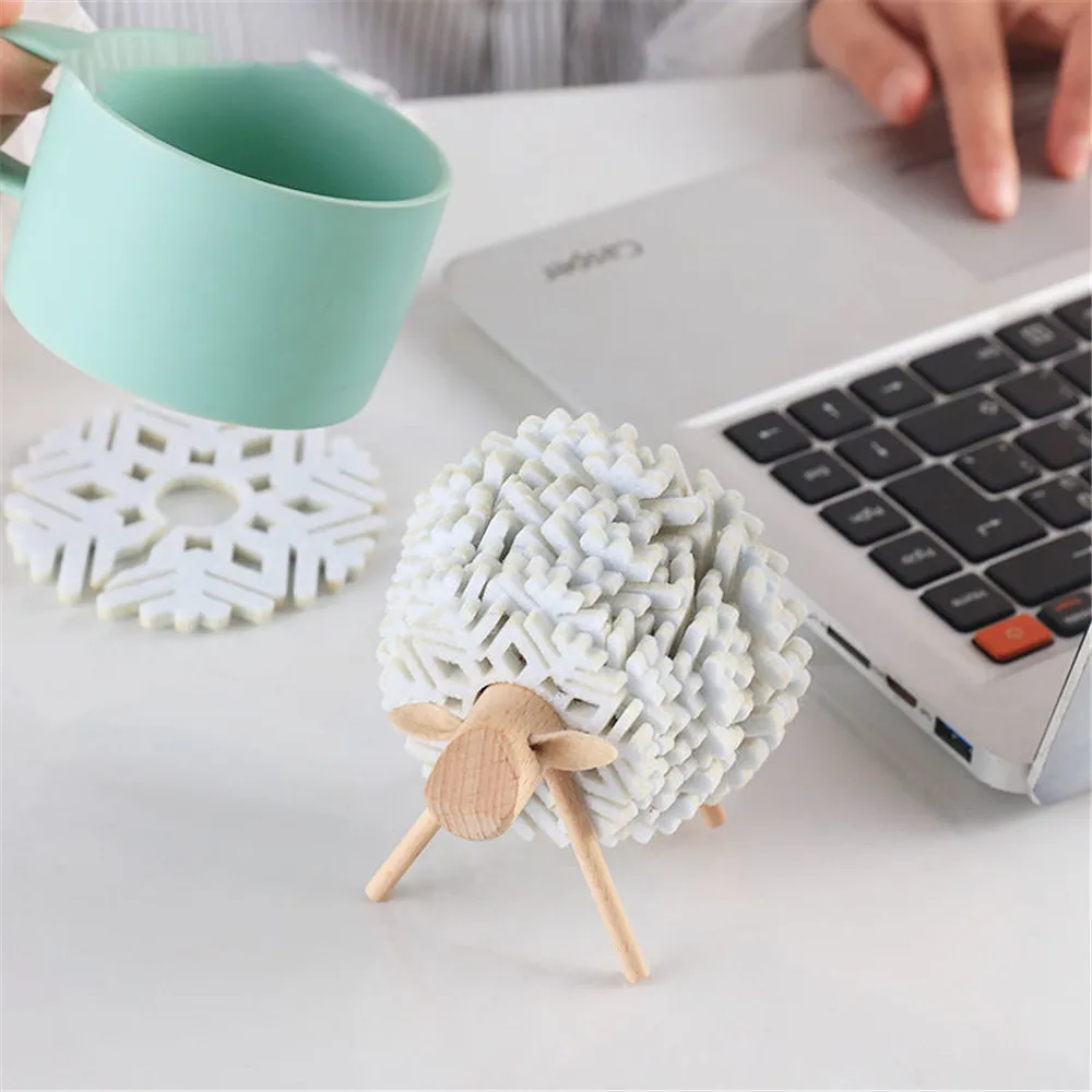 2022 New Sheep Shape Anti Slip Cup Pads Coasters Insulated Snowflake Round Felt Mats Creative Home Office Decor Art Crafts | Дом и сад