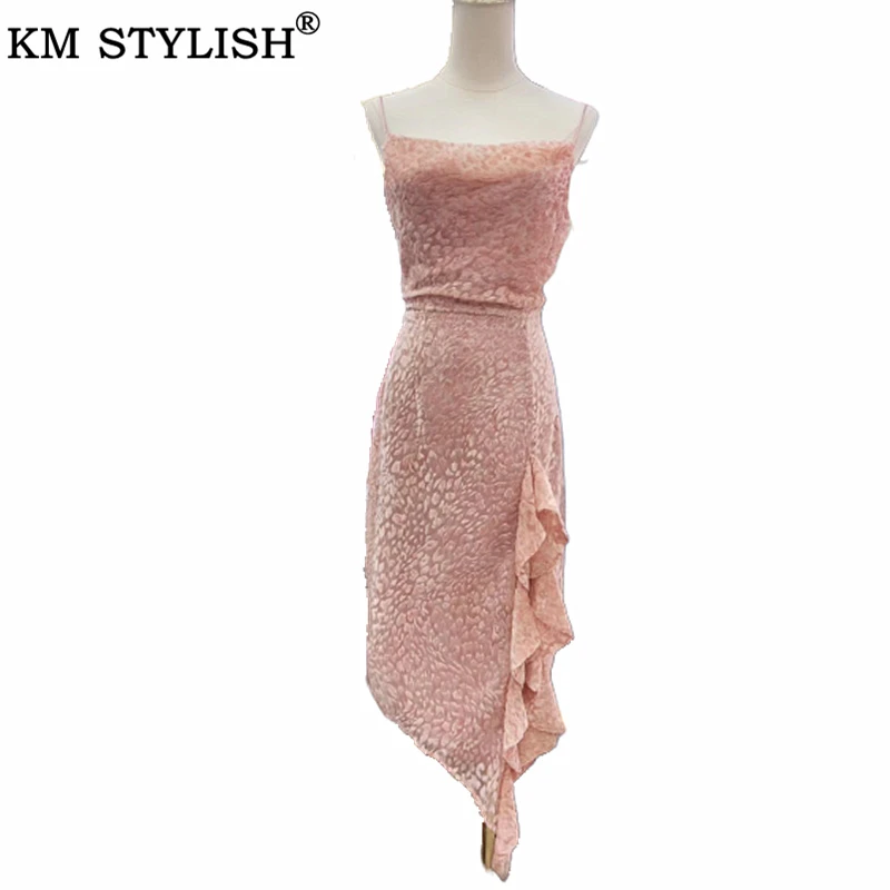 Женское бархатное платье на бретельках с леопардовым принтом KM розовое средней