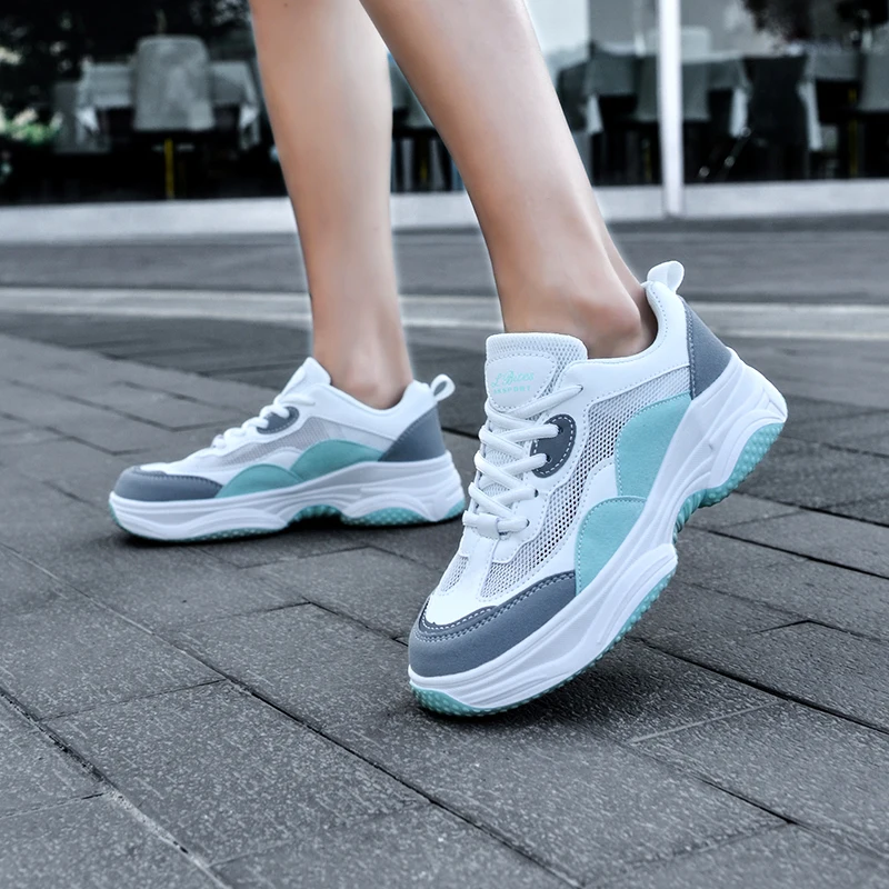 

2021 New Comfortable Breathable Hollow Mesh Old Shoes Non-slip Wear-resistant Fashion Casual Shoes Women's Vulcanized Shoes