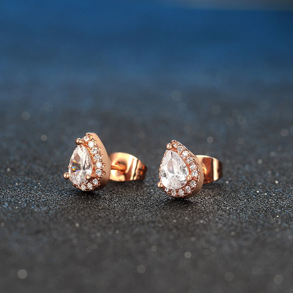 Серьги-гвоздики в форме груши со сверкающими кристаллами с фианитом | Украшения и