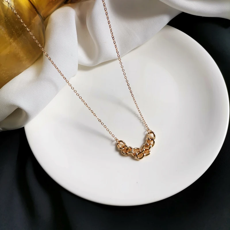 

Fashione Women Necklace Pretty Design Golden Plating Metal Chain Necklace For Girl Lady Party Gifts Wholesale