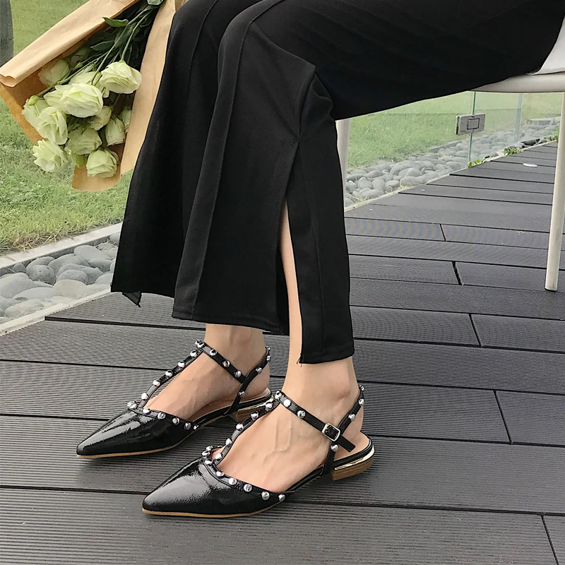 Женская обувь туфли на плоской подошве балетки с острым носком ремешком