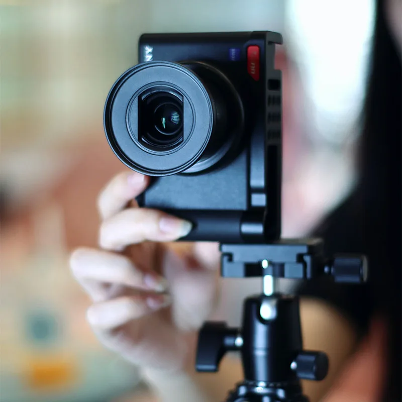 

UURig R054 Base Plate Mount for Sony ZV1 Vertical Shooting Bracket Vlog Mount with Cold Shoe for Microphone Led Light