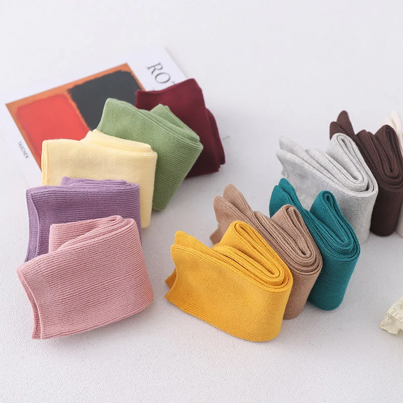 Женские носки ярких цветов со сплошным круглым студентов модные с принтом диких