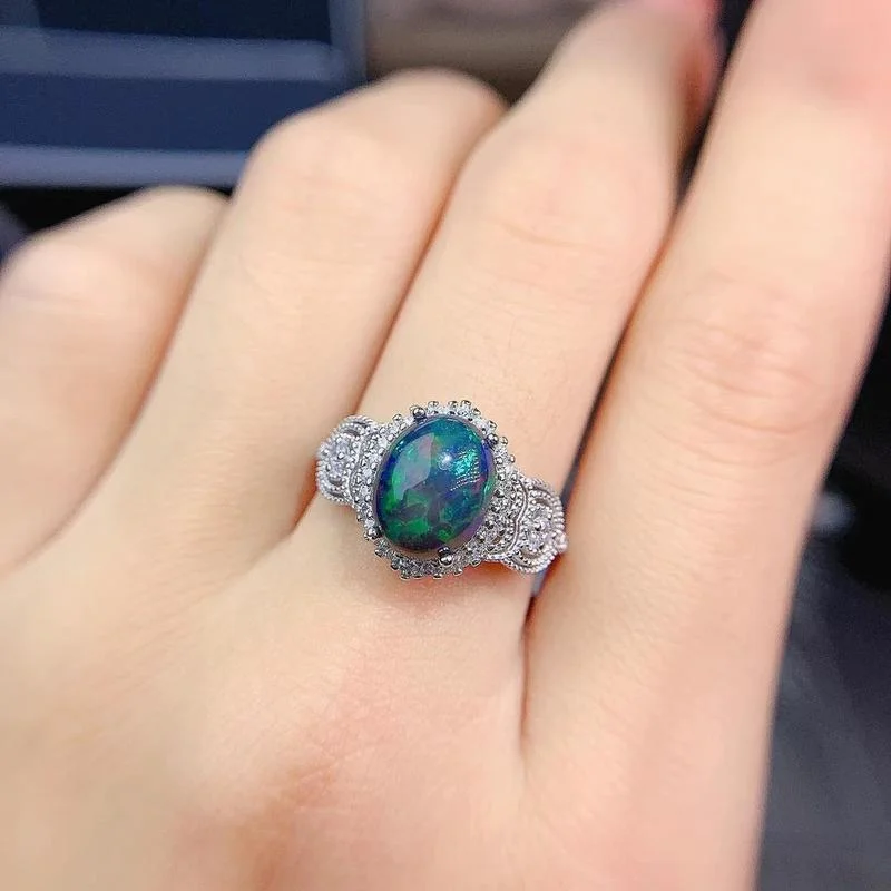 Кольцо женское с огненным опалом серебро 925 пробы 10 х8 мм на юбилей Вечерние