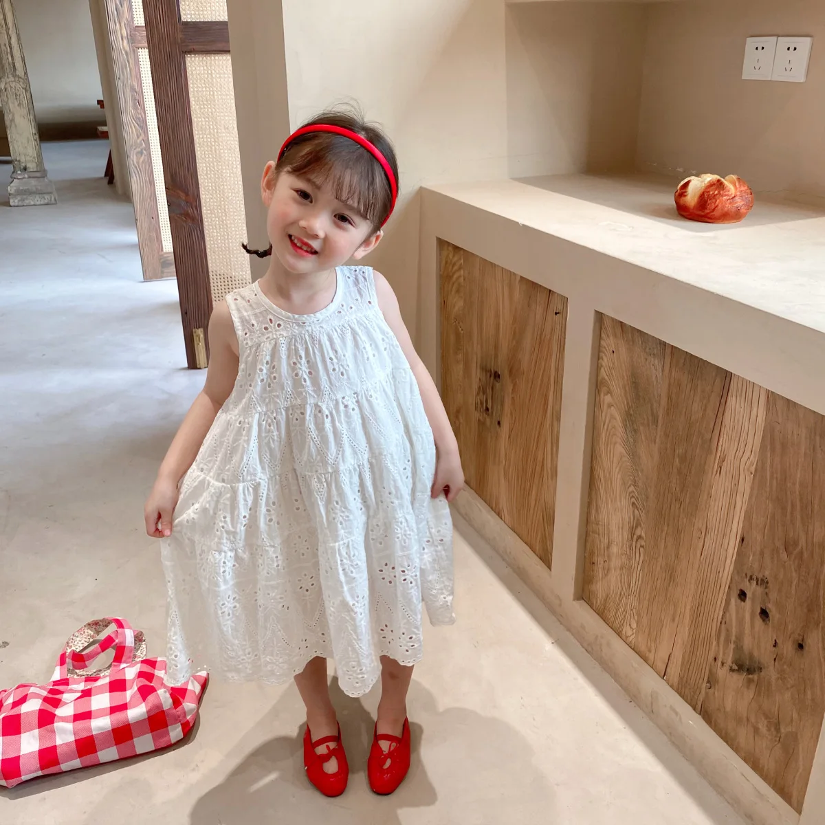 

Summer cotton fashion embroidery sleeveless princess dresses Girls lace hollow berif breathable dress