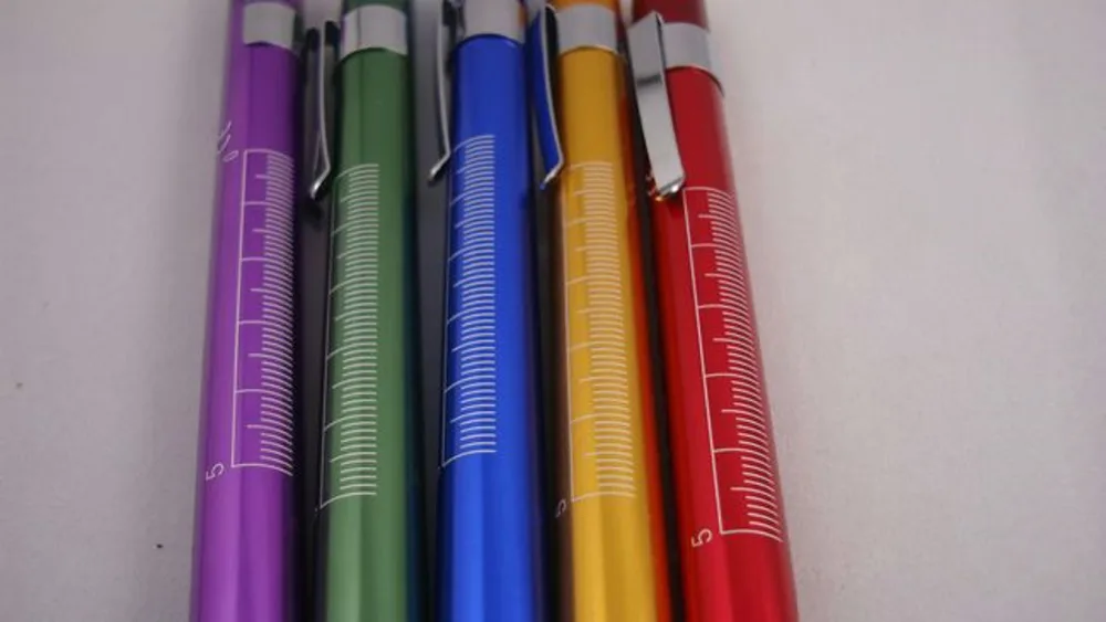 Медицинский Ручка со светодиоидом и доктор белый светильник желтый Портативный