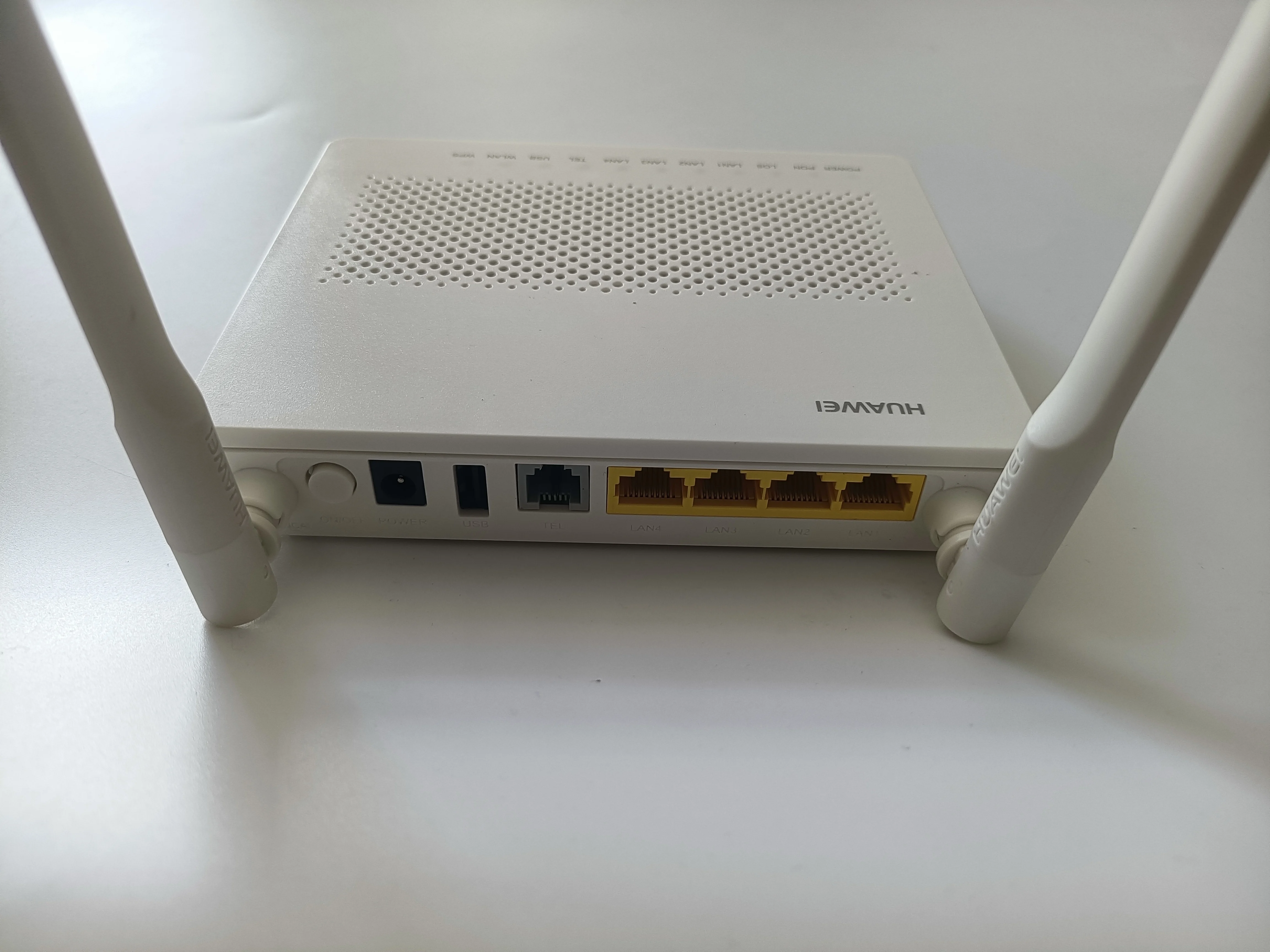 12 шт./лот Новый Eg8141A5 100% оригинальный 1GE + 3FE ONU без адаптера питания Бесплатная