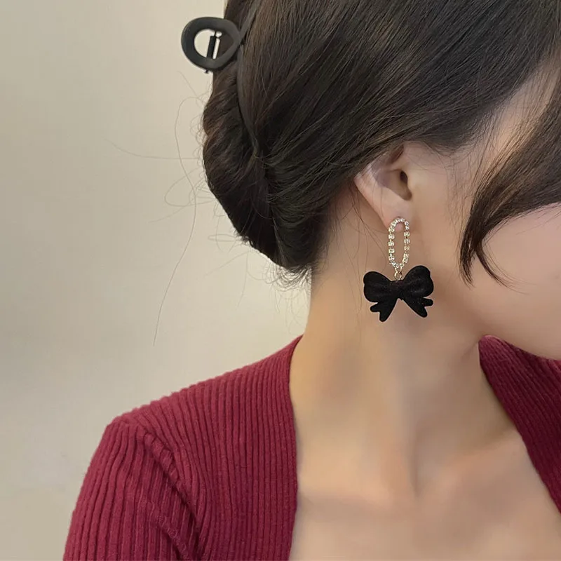 

Sweet Jewelry Red Flocking Earrings Autumn Winter Pretty Design High Quality Black Bow Drop Earring For Girls