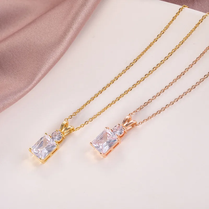 

New 2021 High Grade Zircon Perfume bottle Pendant Necklace For Women Girls Fashion Stainless steel Choker Jewelry Party Gifts