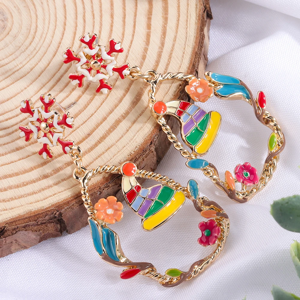 

New Design Fashion Alloy Earrings Snowflake Hanging Earring Enamel Christmas Hat Earring for Women Friend 2021 Christmas Gifts