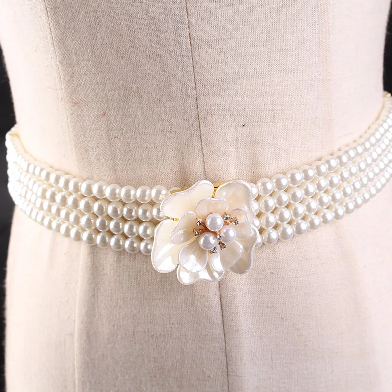 

Украшение для пояса в виде животного