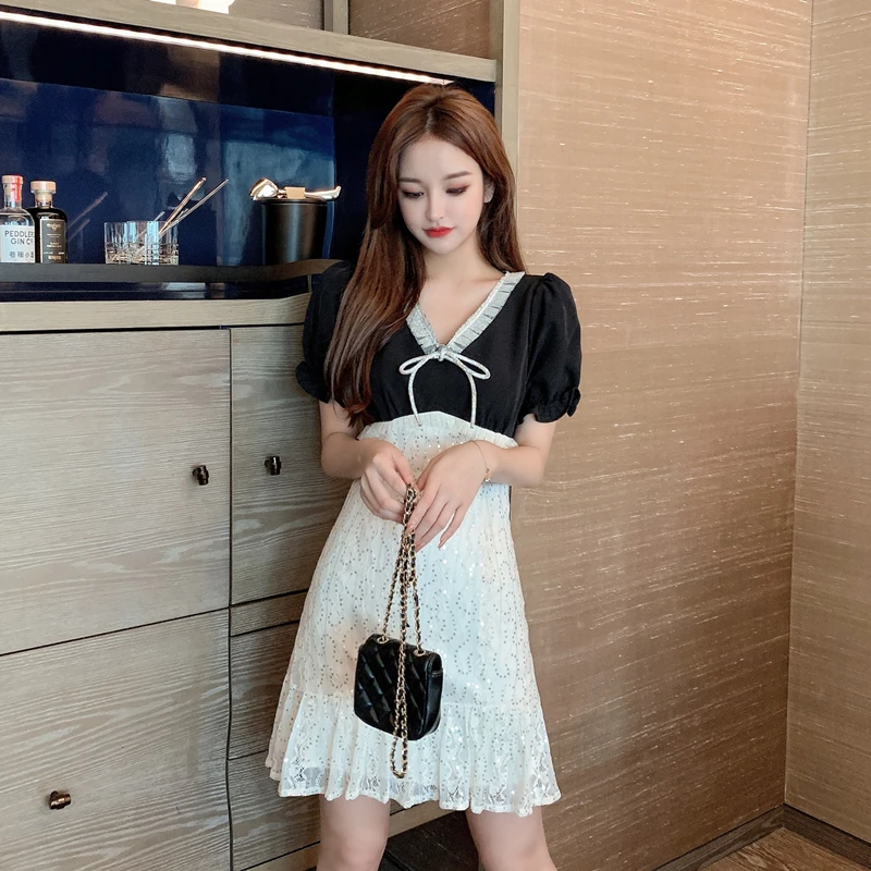 

Make summer han edition French splicing lace sequins Hepburn cultivate one's morality dress v-neck bowknot is little black dress