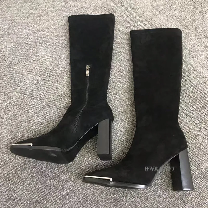 Женские эластичные сапоги до колена высокие на массивном высоком каблуке с