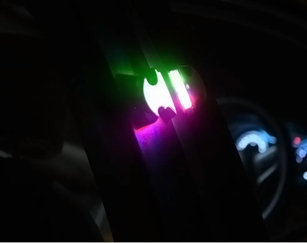 Автомобильная дверь с электроприводом Предупреждение светло красный