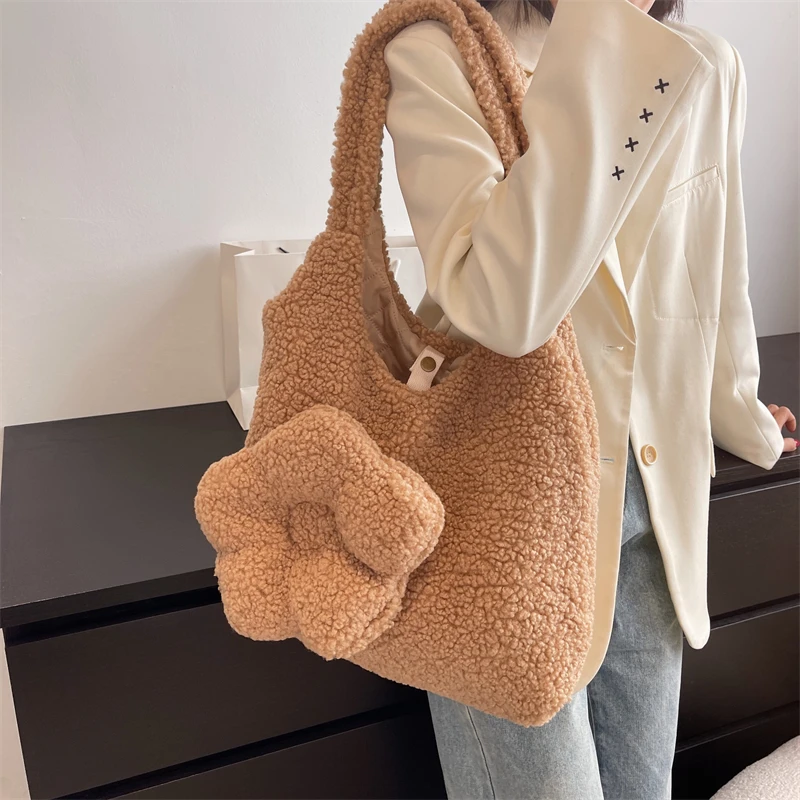

Large Capacity Shopping Tote Bag 2022 Brand Designer Winter Plush Flowers Shoulder Bag Luxury Handbags and Purses Female Clutch