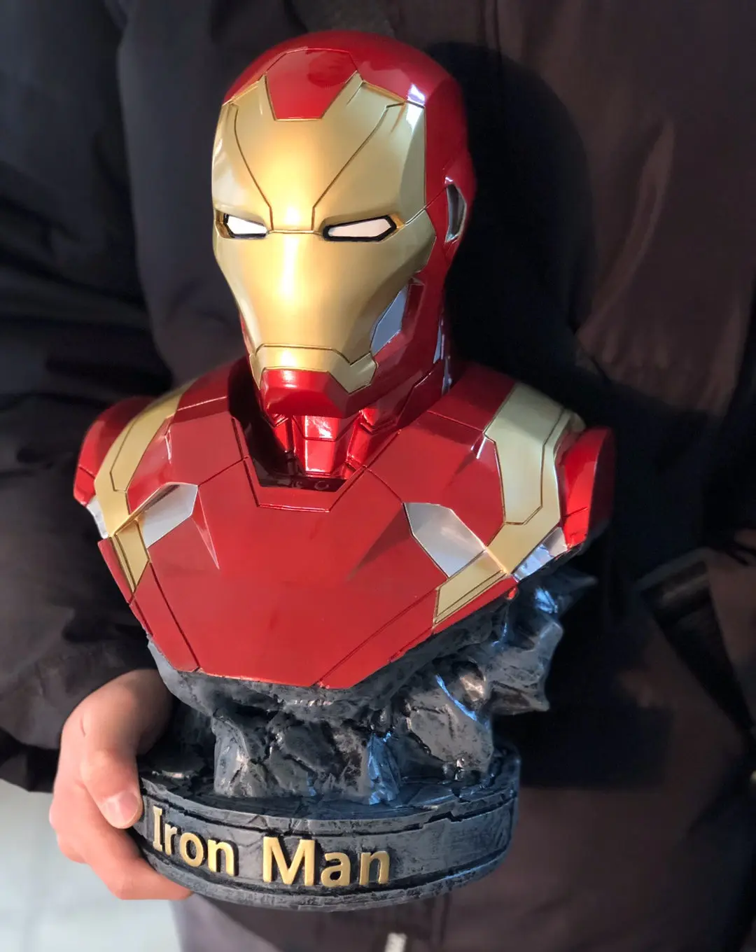 

[VIP] 36cm Super hero Iron hero Coloring resin figure bust statue toys Collection model home decoration desk Ornaments gift