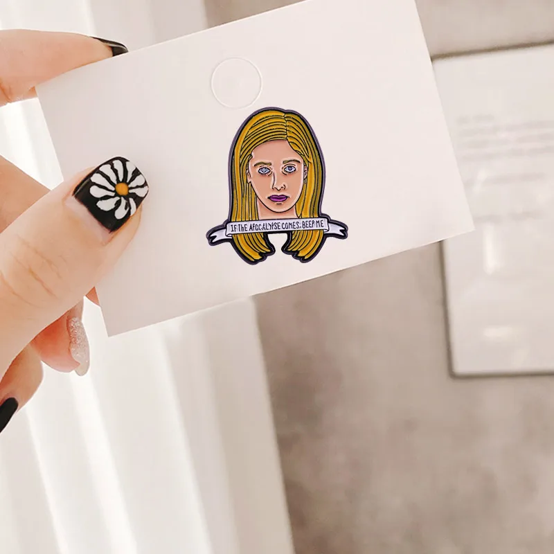 Буффи королева рассекающая эмалированная булавка если придет Апокалипсис она