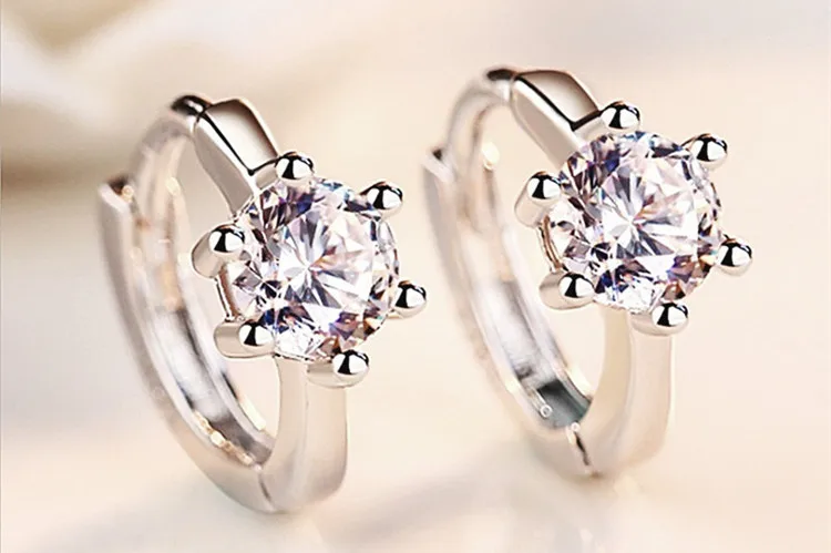 

European and American fashion six-claw diamond earrings, exquisite zircon ear hoop earrings, simple temperament girl earrings