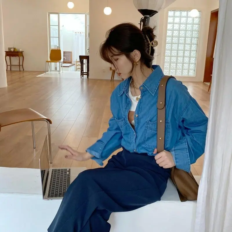 

Denim shirt with long sleeves and women's wear