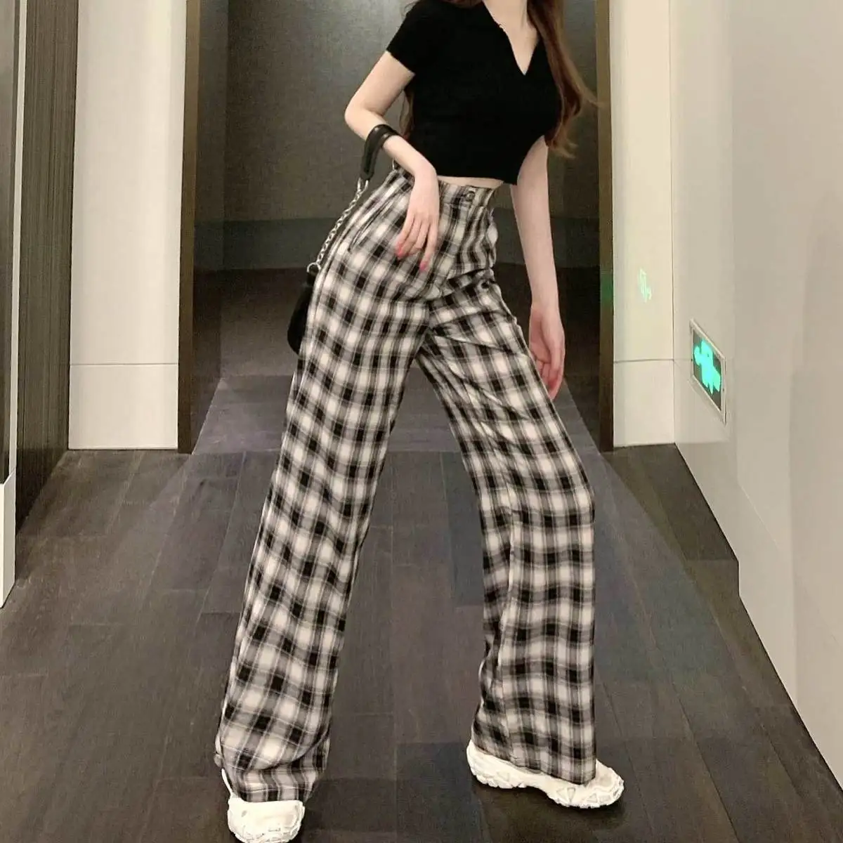 

Women Sets V-neck Sexy Crop Tops Short Sleeve T-shirts Plaid Casual Wide Leg Pants Button Empire Korean Style Elegant Stylish BF