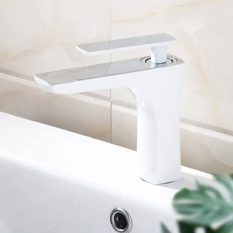 

basin faucet brass mixer Bathroom sink faucet Deck Mounted Bath taps Faucet Water Sink faucet tap torneira do anheiro