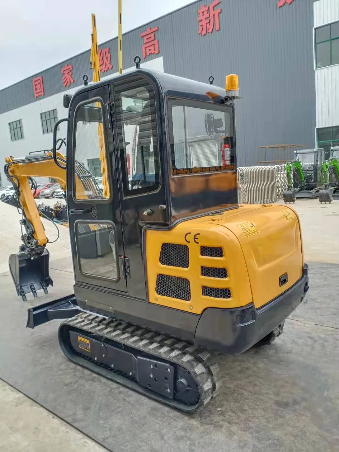 Рисунок 4 - Китайский бренд, 3-тонный мини-экскаватор