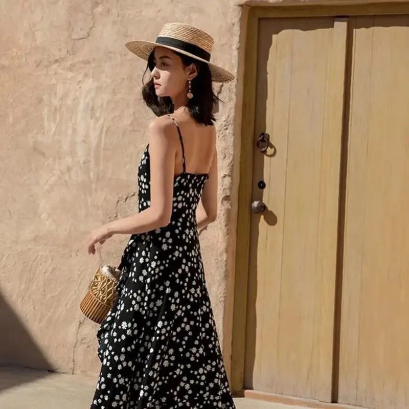 

French red floral sling dress temperament tea break dress spring and summer 2021 V-neck fashion new wild holiday beach dress