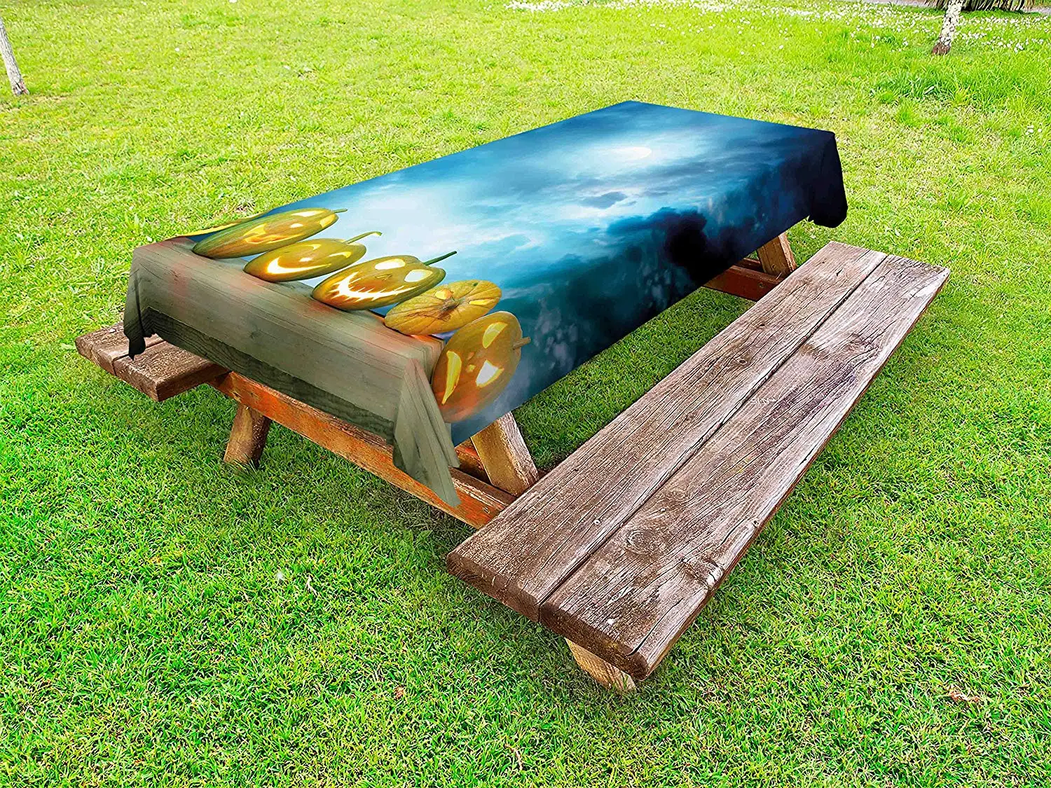 Хэллоуин уличная скатерть Жуткий тыквы на деревянном столе драматическая ночь