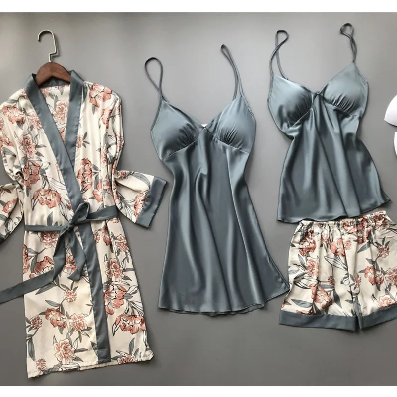 Пижамный комплект Женский демисезонный из искусственного шелка с нагрудными