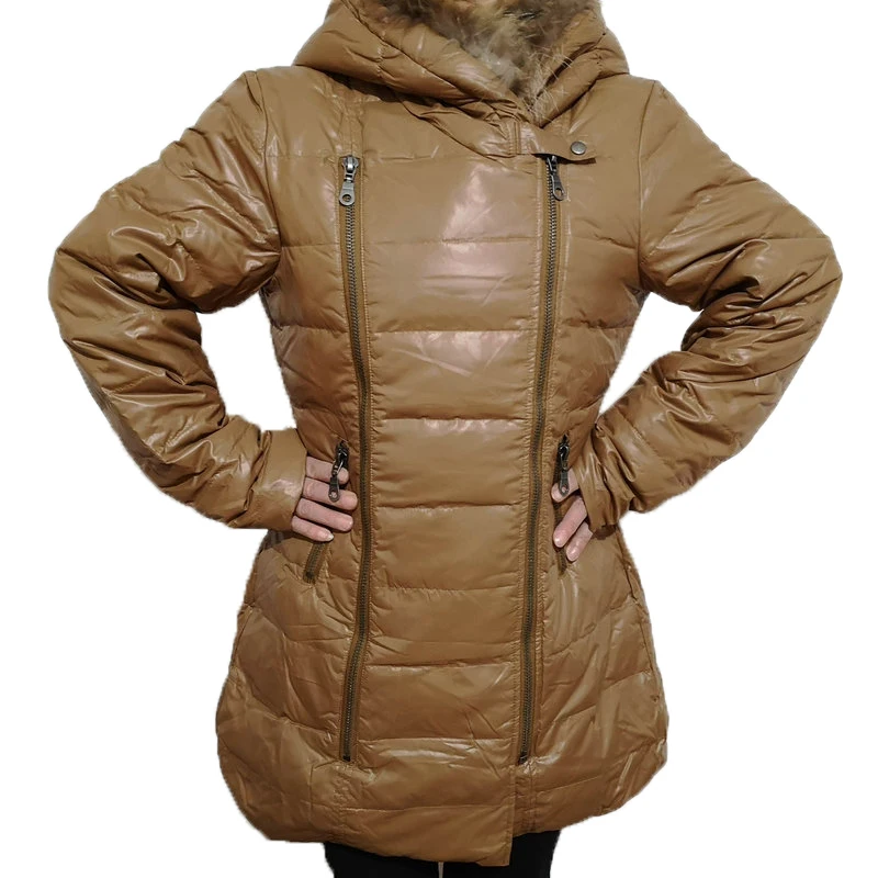 Парка женская зимняя с меховым капюшоном Дизайнерская верхняя одежда на двойной