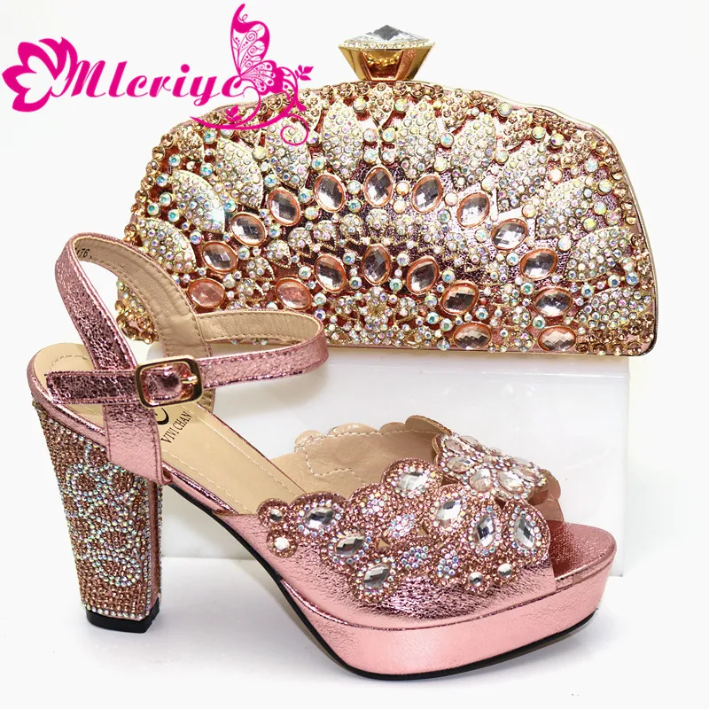 Комплект из туфель и сумочки розового цвета в итальянском стиле женские удобные