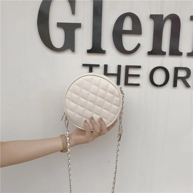 Женская сумка на одно плечо ручная маленькая круглая мягкая простая и просторная