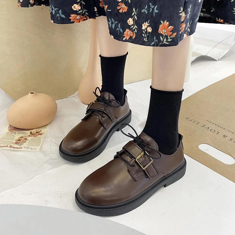 

All-Match Womens Derby Shoes Casual Female Sneakers Flats Round Toe Modis Soft British Style Leather Cross Dress Retro 2021 New