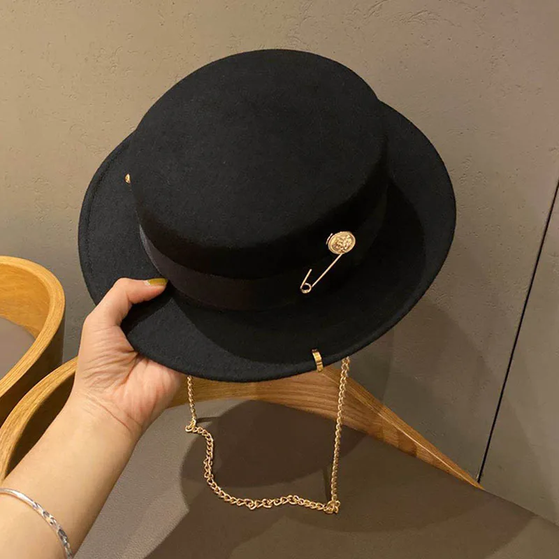 New Pin Top Women Fedoras Hat Female British Vintage Autumn Winter Wool Flat Cap Socialite Jazz Fedora Hat Europe Wild Chain Hat