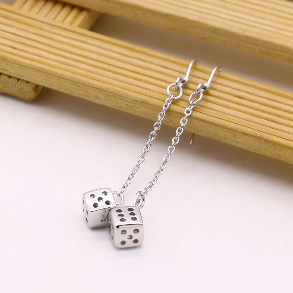 Женские серьги в виде игральных костей длинные из серебра 100% пробы с розовым