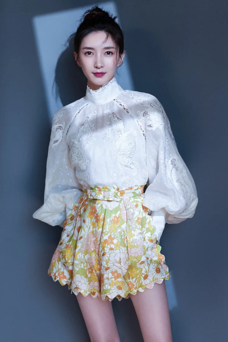 Осень 2019 Новое поступление открытая белая кружевная женская блузка с буфами на