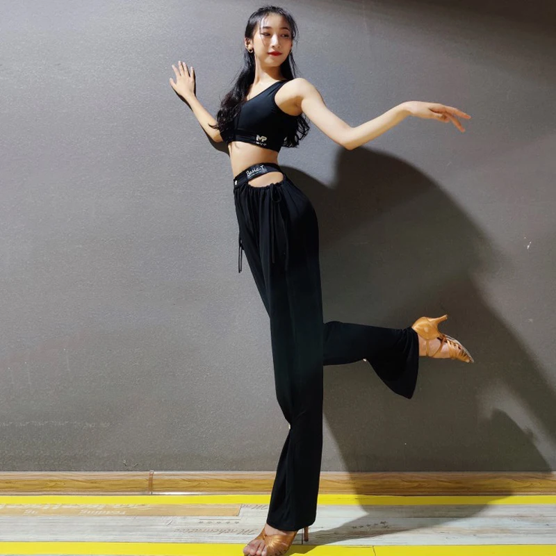 Женский костюм для латиноамериканской практики