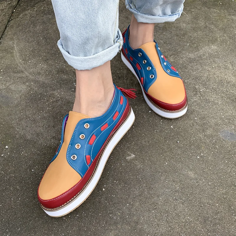 Туфли женские на платформе 3 см повседневная разноцветная обувь плоской подошве