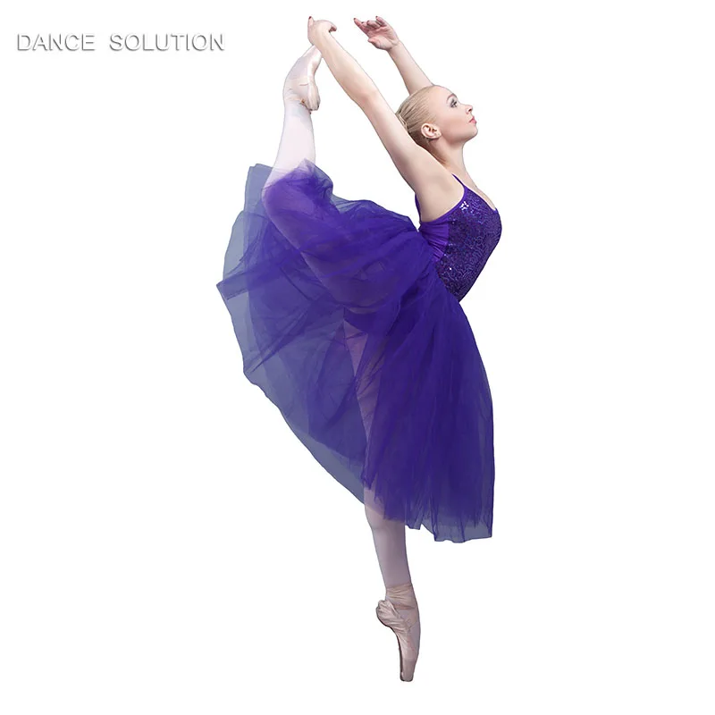 Лирическое танцевальное платье темно-фиолетовая блестящая кофта длинная