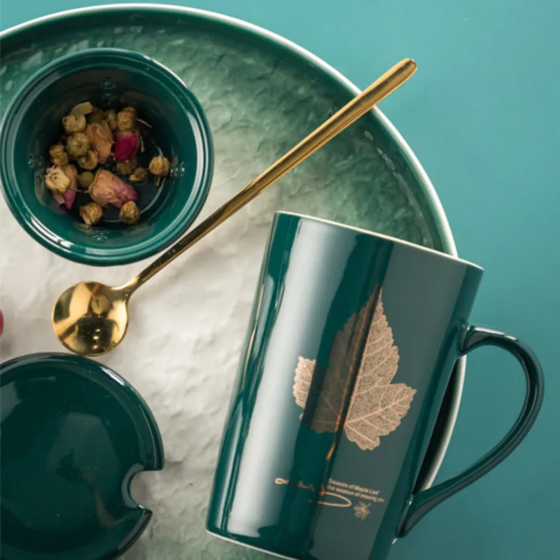 

420ml Leaf Pattern Ceramic Coffee Mug With Lid Spoon Large Capacity Breakfast Milk Mugs Home Drinkware Wedding Gift