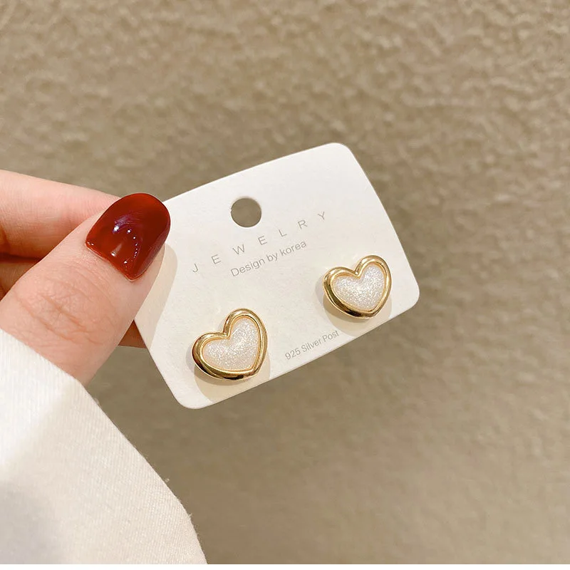

Charmsmic Small Heart Shape Stud Earrings Imitation Pearl Shell Ear Studs For Women Girls Delicate Trendy Ear Jewelry Decoration