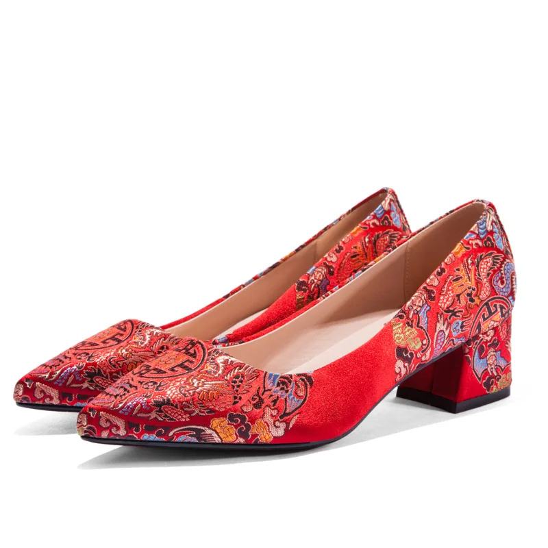 

Повседневная модная женская кружевная обувь; Женские туфли-лодочки с кружевом; Женская обувь на шпильке с острым носком