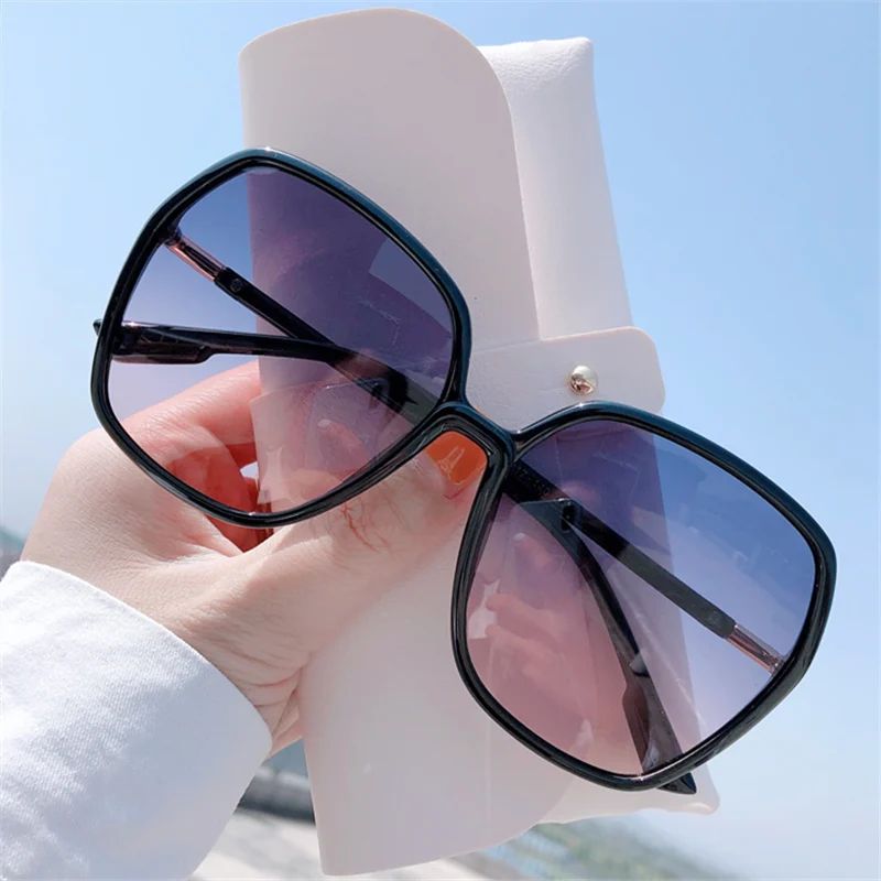 

Gafas de sol sin montura para mujer, lentes con gradiente, de marca de lujo, de Metal, UV400
