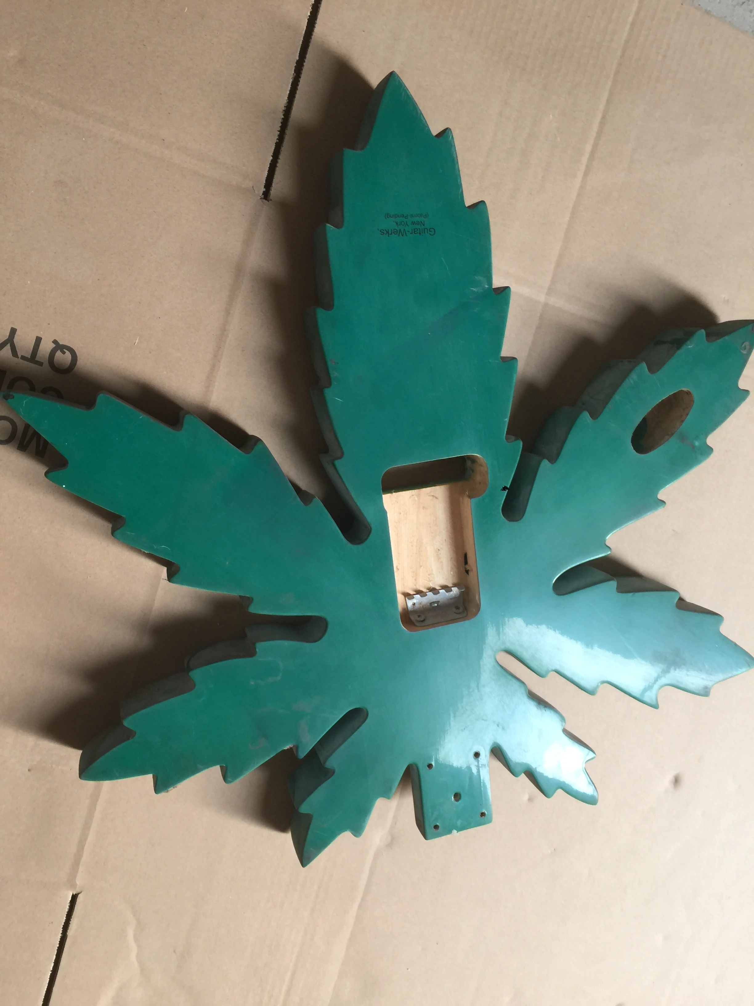 DIY ручной работы форма зеленого листа с тримоло гитары тела | Спорт и развлечения