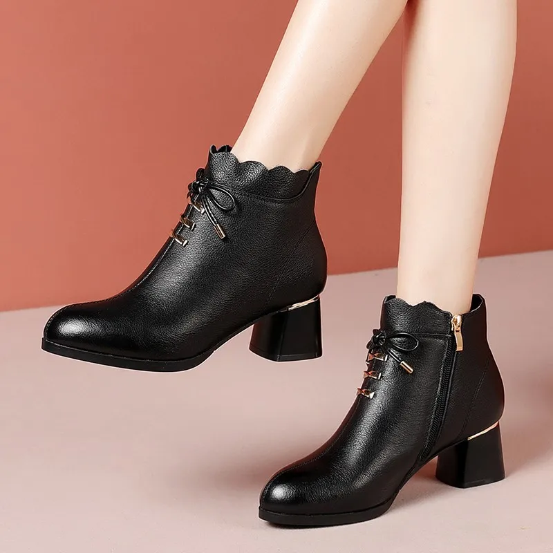 

New autumn and winter fashion boots thick heel short boots women high heels plus cashmere warm middle-aged Martin boots